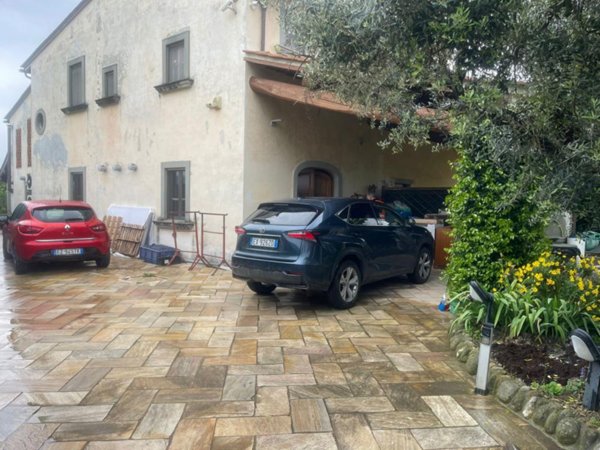 casa indipendente in vendita a Campi Bisenzio in zona San Piero a Ponti