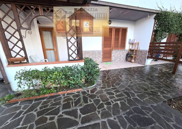 casa indipendente in vendita a Campi Bisenzio in zona Sant'Angelo a Lecore