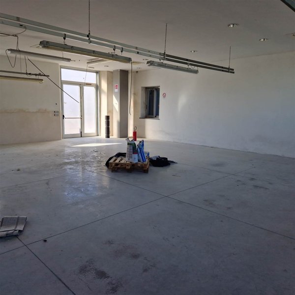 capannone in vendita a Campi Bisenzio in zona San Donnino