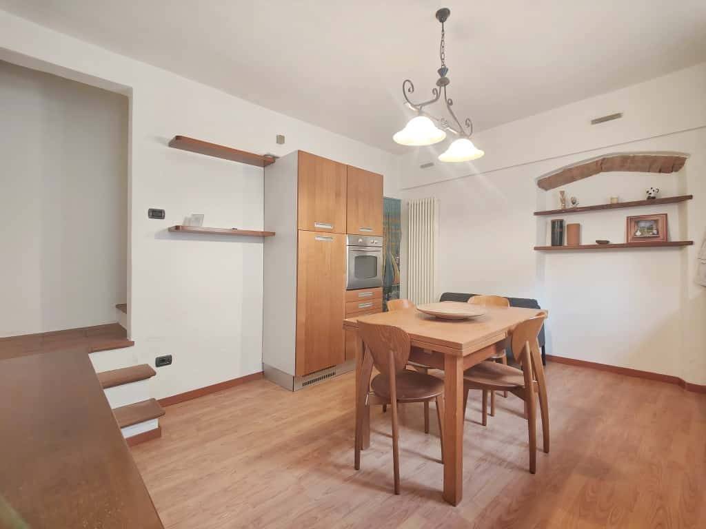 casa indipendente in vendita a Campi Bisenzio