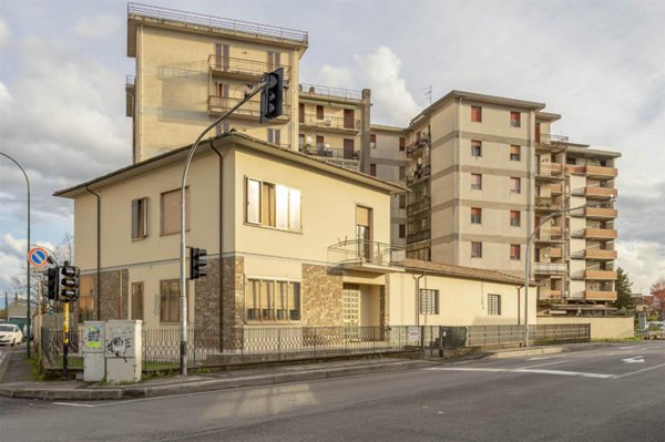 casa indipendente in vendita a Campi Bisenzio in zona Capalle