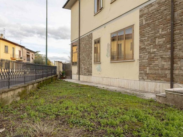 casa indipendente in vendita a Campi Bisenzio in zona Capalle