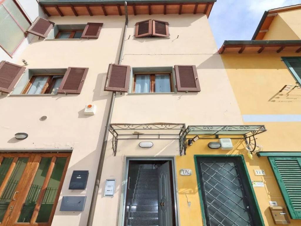 casa indipendente in vendita a Campi Bisenzio in zona San Cresci