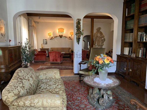 casa indipendente in vendita a Campi Bisenzio