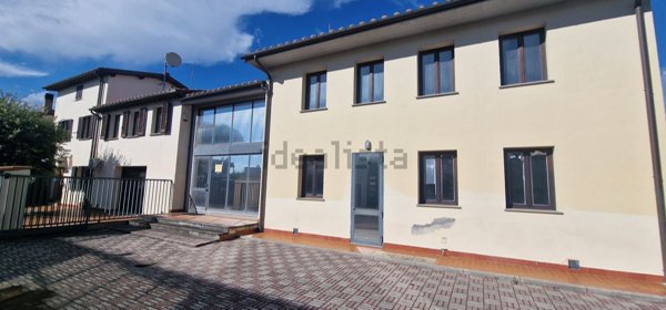 casa semindipendente in vendita a Campi Bisenzio