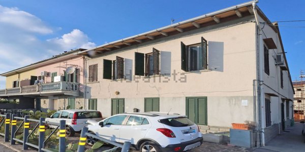 casa indipendente in vendita a Campi Bisenzio