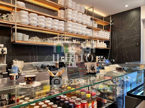 negozio in vendita a Campi Bisenzio in zona San Piero a Ponti