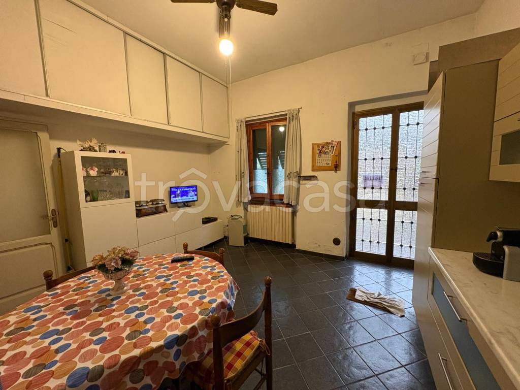 casa indipendente in vendita a Campi Bisenzio