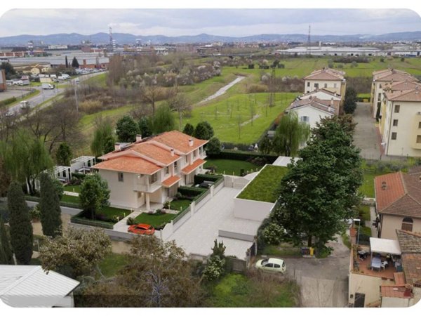 casa indipendente in vendita a Campi Bisenzio in zona Limite