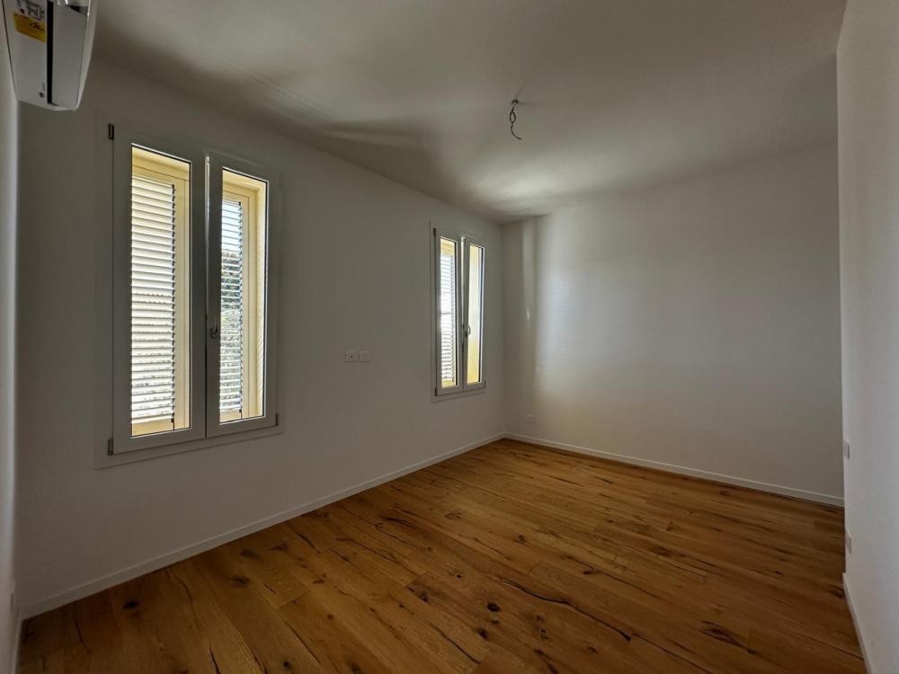 casa indipendente in vendita a Campi Bisenzio