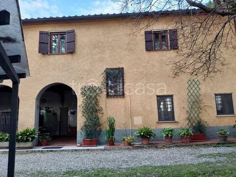 casa indipendente in vendita a Campi Bisenzio