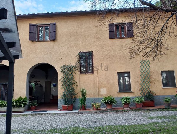 casa indipendente in vendita a Campi Bisenzio
