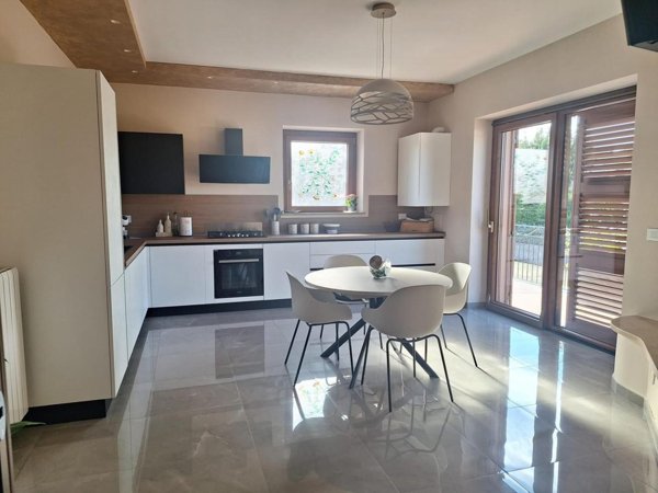 casa indipendente in vendita a Campi Bisenzio in zona Sant'Angelo a Lecore