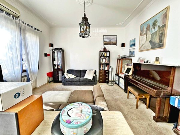 casa indipendente in vendita a Campi Bisenzio