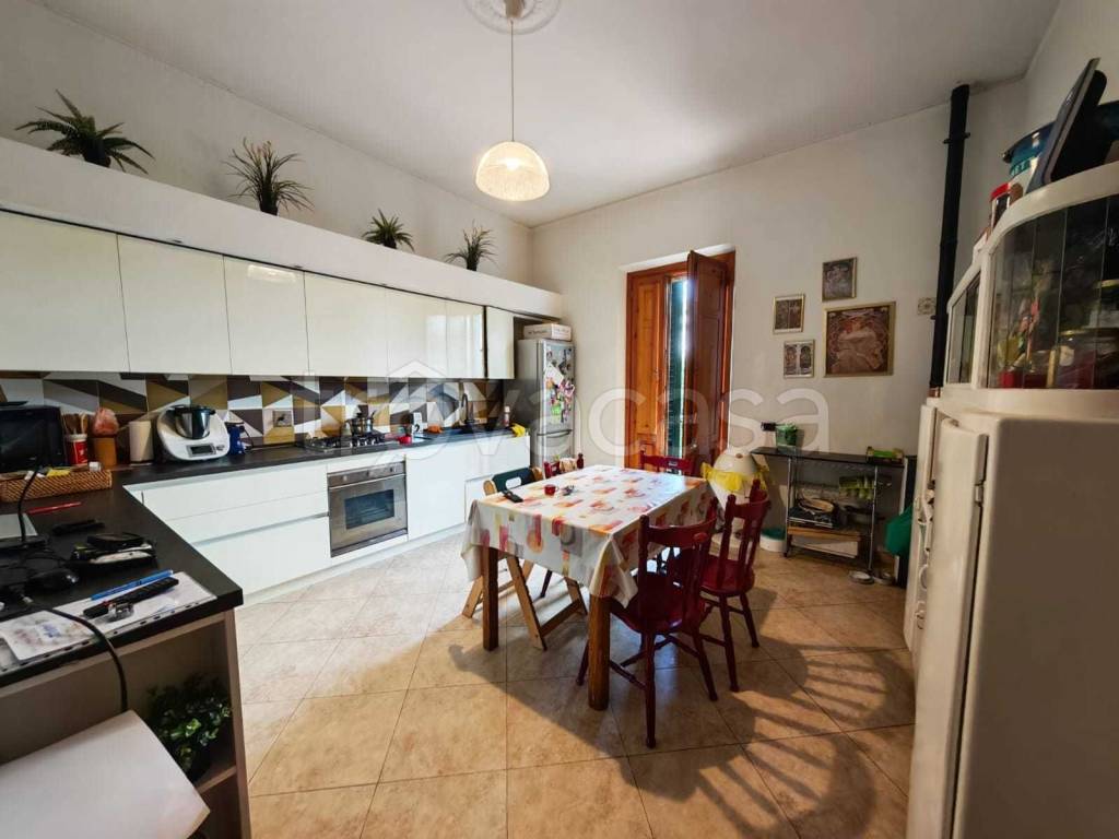 casa indipendente in vendita a Campi Bisenzio