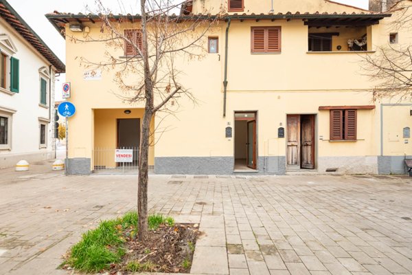 casa indipendente in vendita a Campi Bisenzio