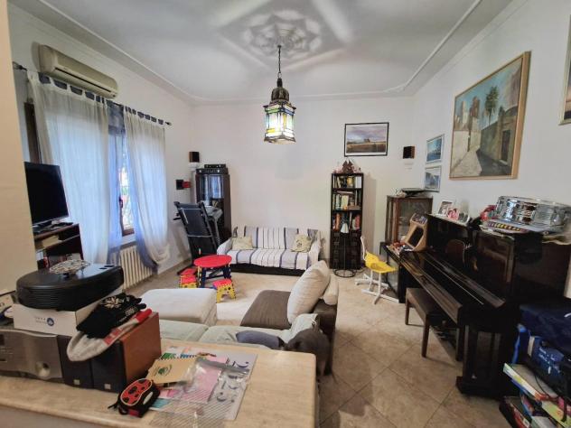 casa indipendente in vendita a Campi Bisenzio