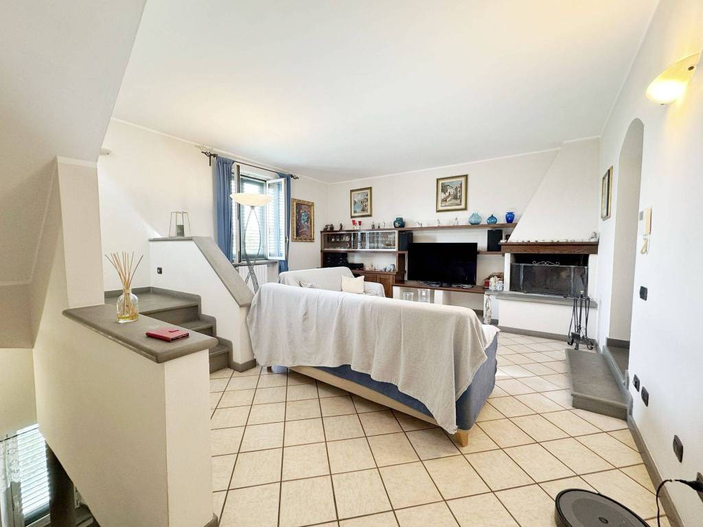 casa indipendente in vendita a Campi Bisenzio in zona San Piero a Ponti