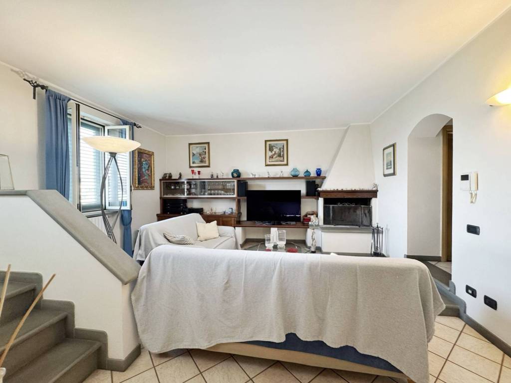 casa indipendente in vendita a Campi Bisenzio in zona San Piero a Ponti