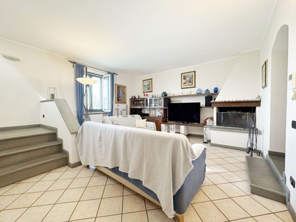 casa indipendente in vendita a Campi Bisenzio in zona San Piero a Ponti