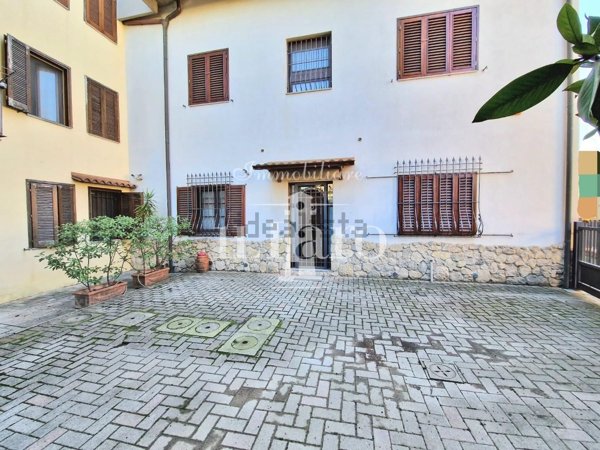 casa indipendente in vendita a Campi Bisenzio in zona San Donnino