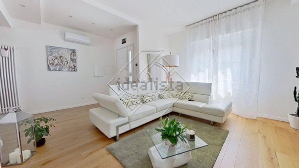 esavano in vendita a Campi Bisenzio