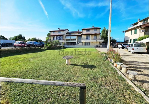 casa indipendente in vendita a Campi Bisenzio