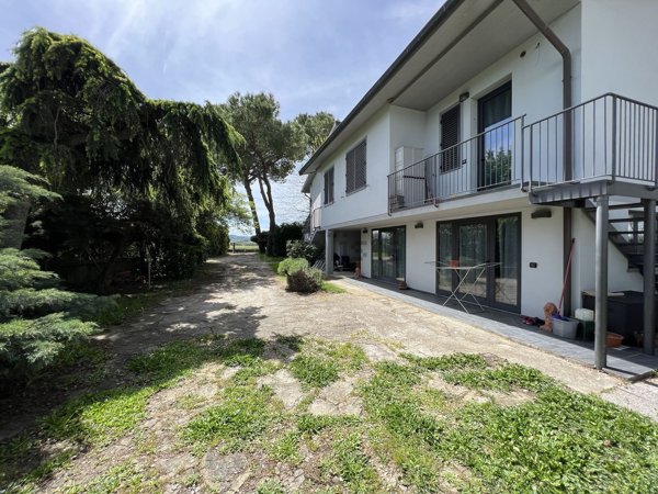 casa indipendente in vendita a Campi Bisenzio in zona Sant'Angelo a Lecore