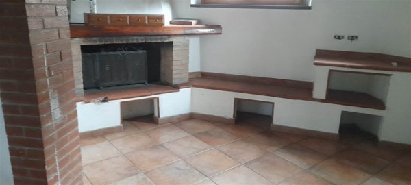 casa indipendente in vendita a Campi Bisenzio