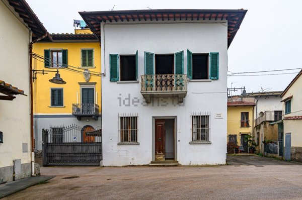 casa indipendente in vendita a Campi Bisenzio in zona Capalle