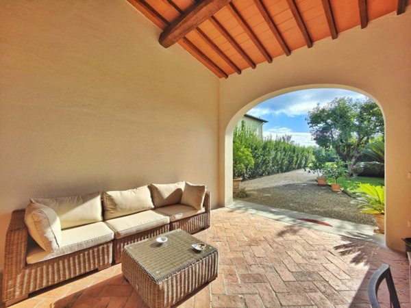 casa indipendente in vendita a Campi Bisenzio in zona Il Rosi