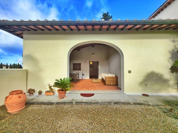 casa indipendente in vendita a Campi Bisenzio in zona Limite