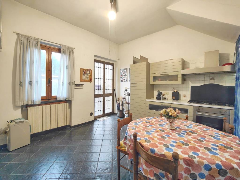 casa indipendente in vendita a Campi Bisenzio
