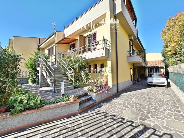 casa indipendente in vendita a Campi Bisenzio in zona San Donnino
