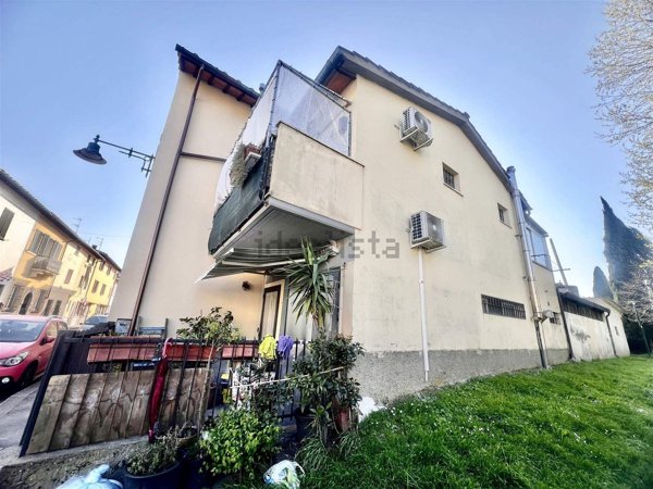 casa indipendente in vendita a Campi Bisenzio