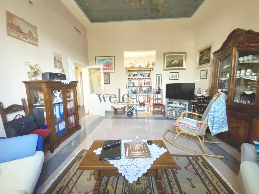 intera palazzina in vendita a Campi Bisenzio