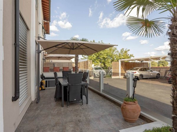 casa indipendente in vendita a Campi Bisenzio in zona San Piero a Ponti