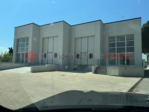 capannone in vendita a Campi Bisenzio in zona Sant'Angelo a Lecore
