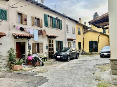 casa indipendente in vendita a Campi Bisenzio