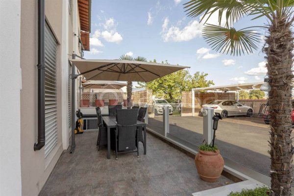 casa indipendente in vendita a Campi Bisenzio in zona San Piero a Ponti