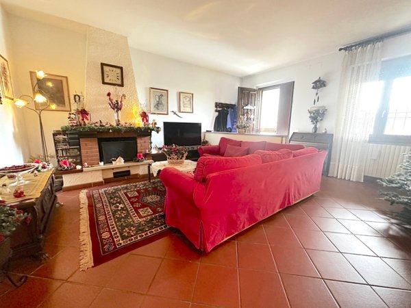 casa indipendente in vendita a Campi Bisenzio in zona San Piero a Ponti