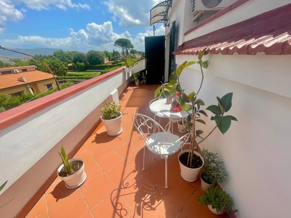 casa indipendente in vendita a Campi Bisenzio