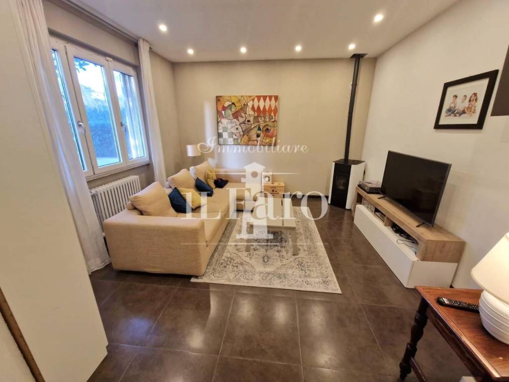 casa indipendente in vendita a Campi Bisenzio