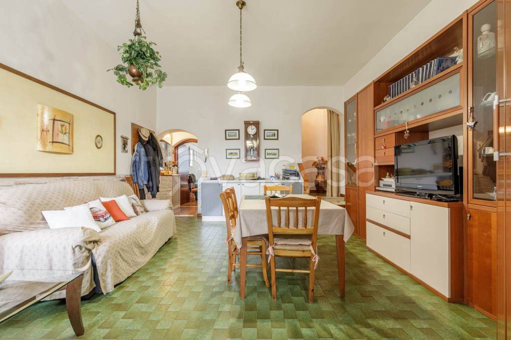 casa indipendente in vendita a Campi Bisenzio