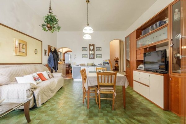 casa indipendente in vendita a Campi Bisenzio