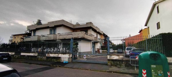 appartamento in vendita a Campi Bisenzio in zona La Madonnina