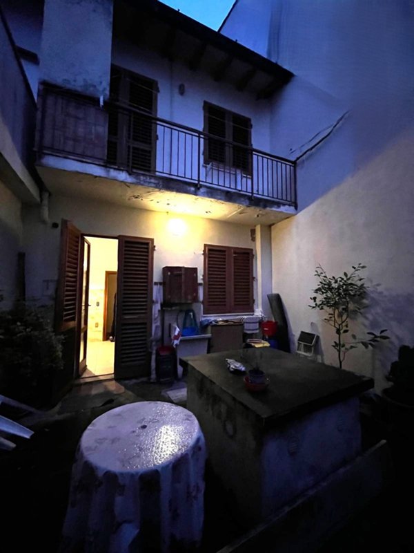 casa indipendente in vendita a Campi Bisenzio