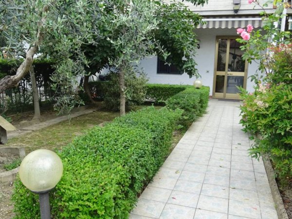 casa indipendente in vendita a Campi Bisenzio in zona San Cresci