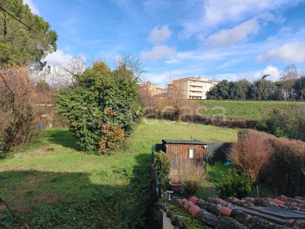 casa indipendente in vendita a Campi Bisenzio