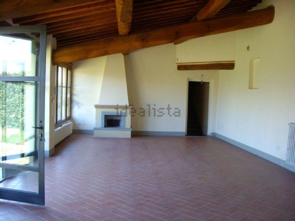 casa indipendente in vendita a Campi Bisenzio